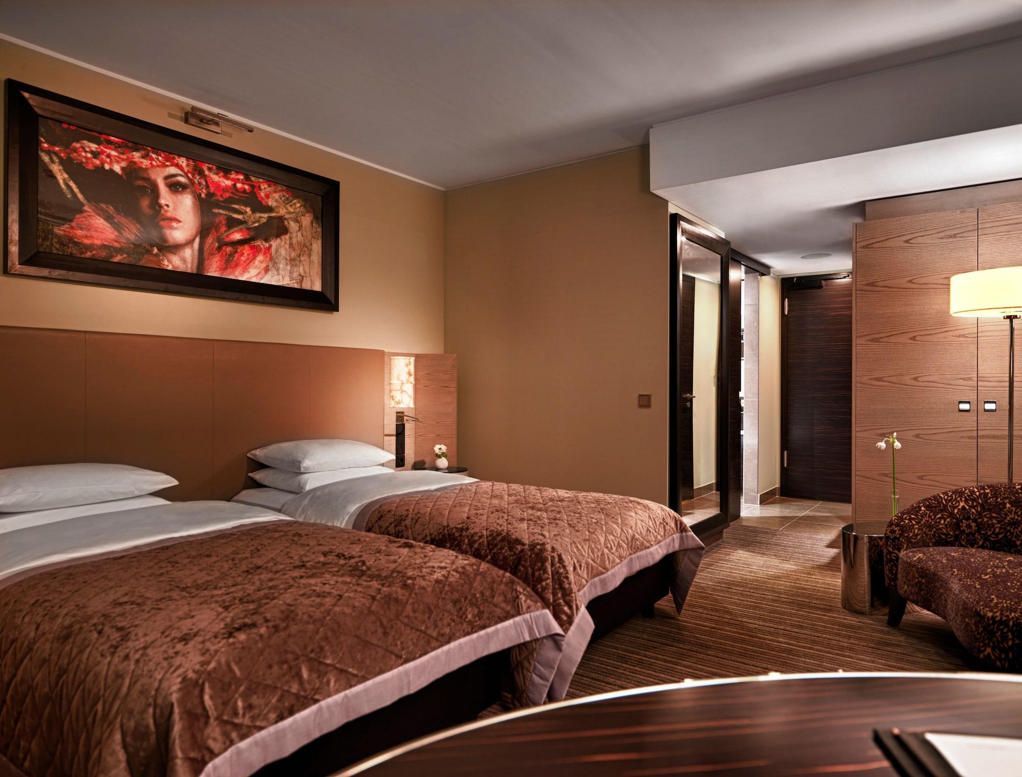 Hyatt Regency Dusseldorf Hotel Ngoại thất bức ảnh A room at the hotel