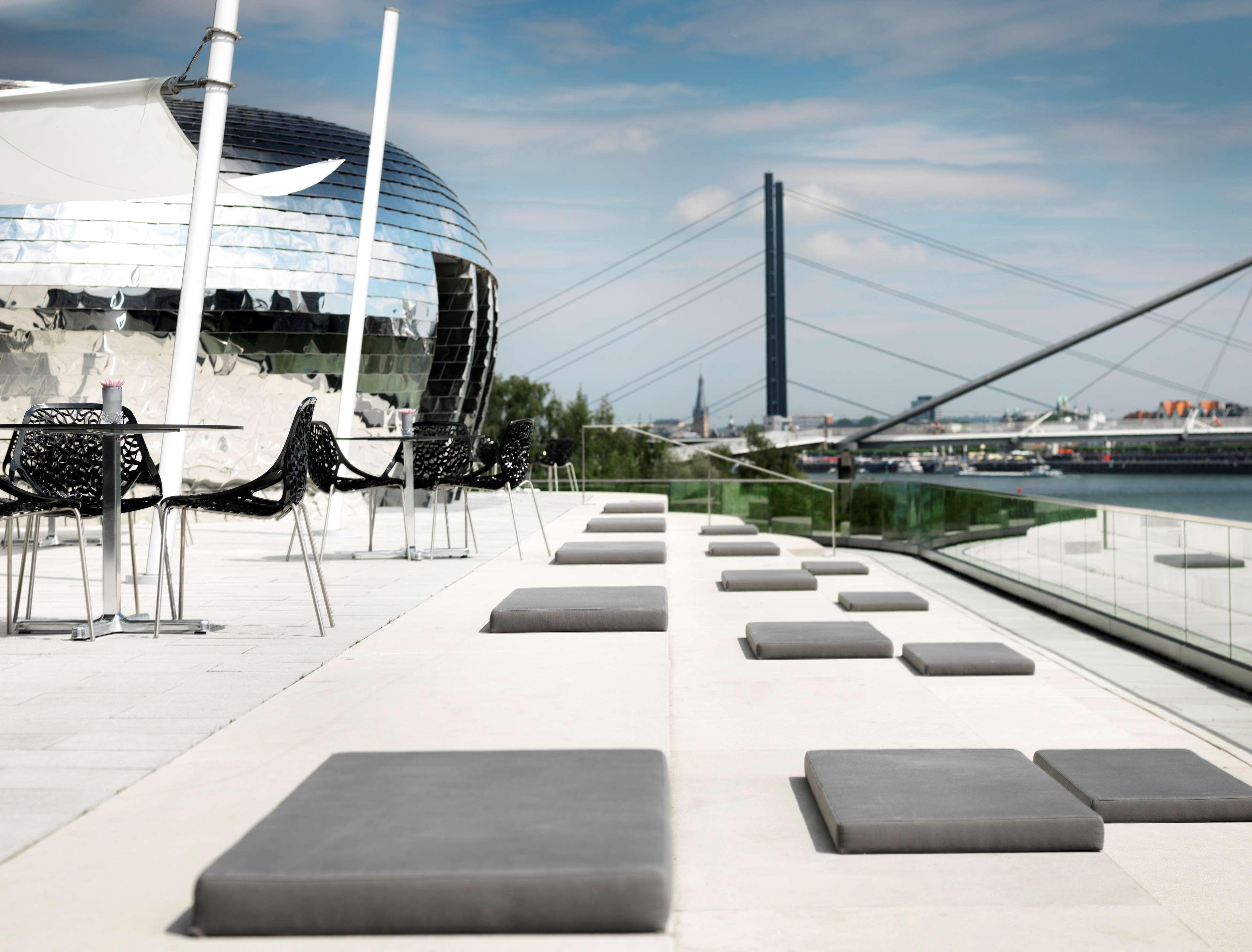 Hyatt Regency Dusseldorf Hotel Ngoại thất bức ảnh The SkyLine
