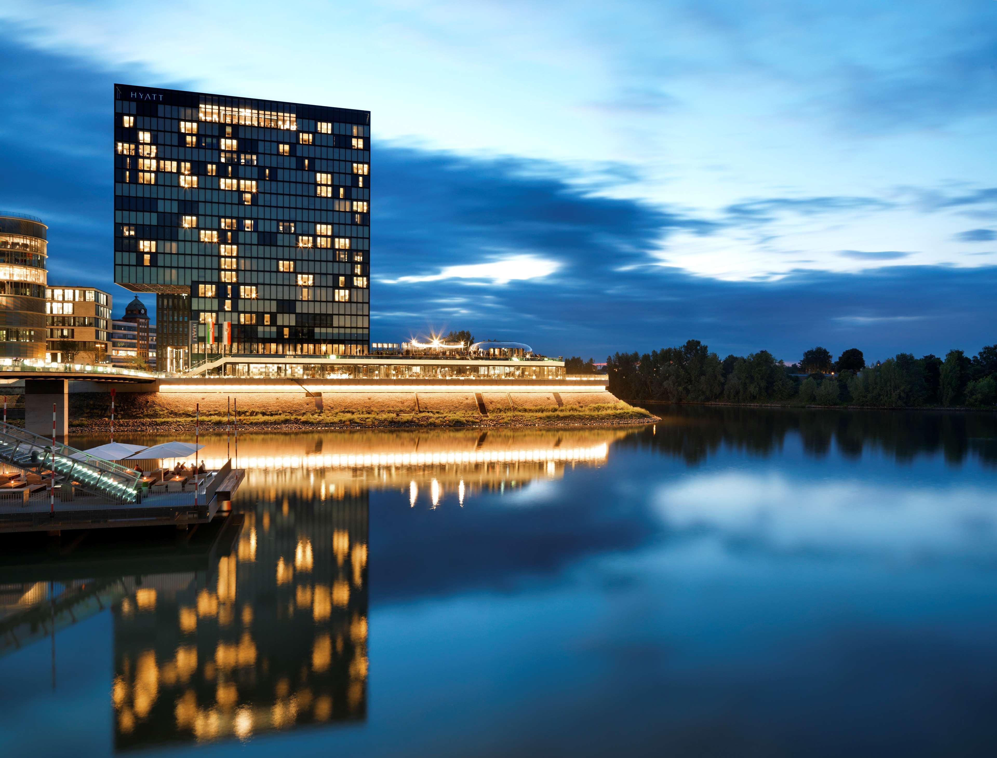 Hyatt Regency Dusseldorf Hotel Ngoại thất bức ảnh The University of Economics and Business Vienna