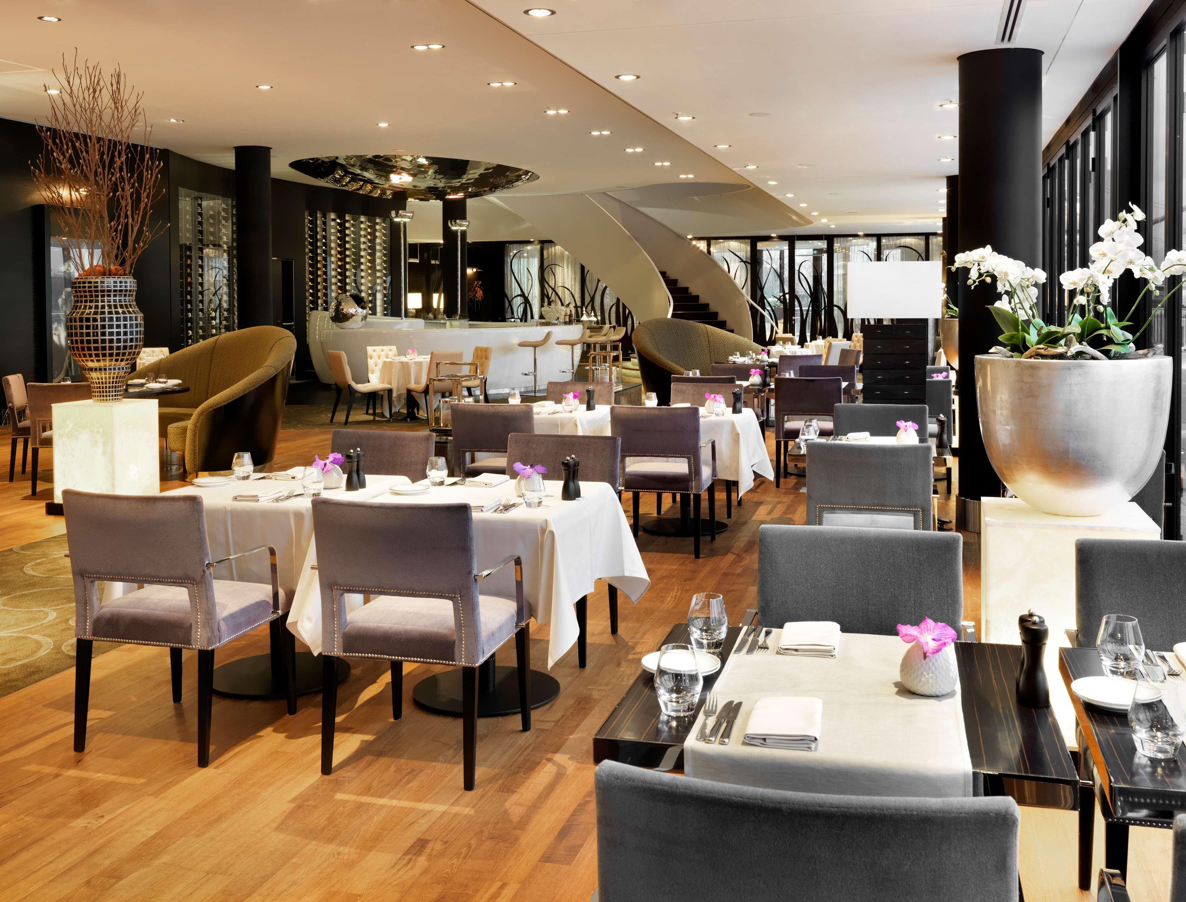 Hyatt Regency Dusseldorf Hotel Ngoại thất bức ảnh Restaurant "1707"