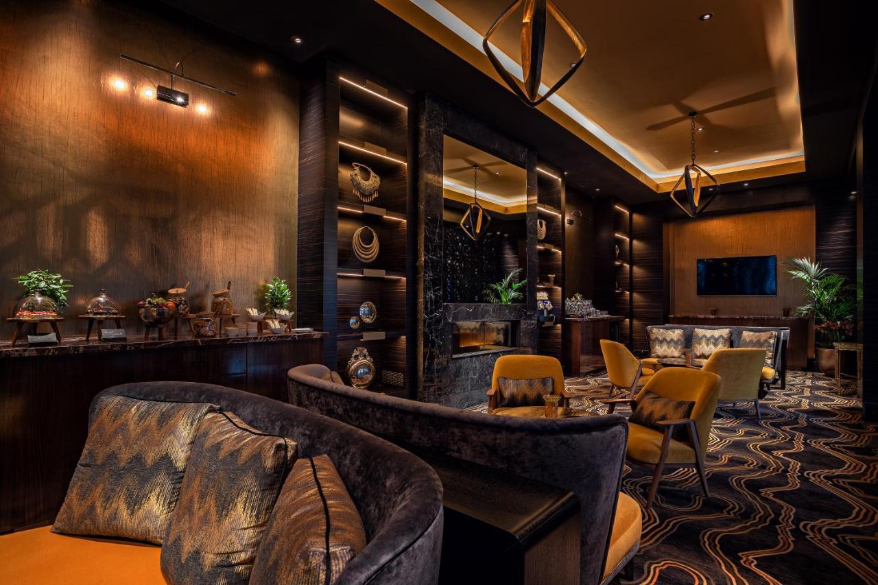 Hyatt Regency Dusseldorf Hotel Ngoại thất bức ảnh The Lounge at the airport