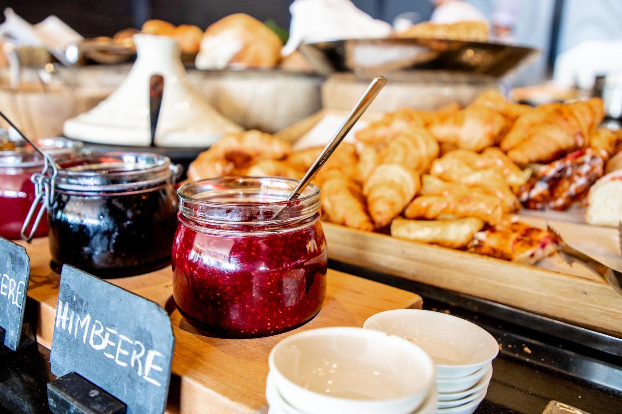 Hyatt Regency Dusseldorf Hotel Ngoại thất bức ảnh A jar of fig jam