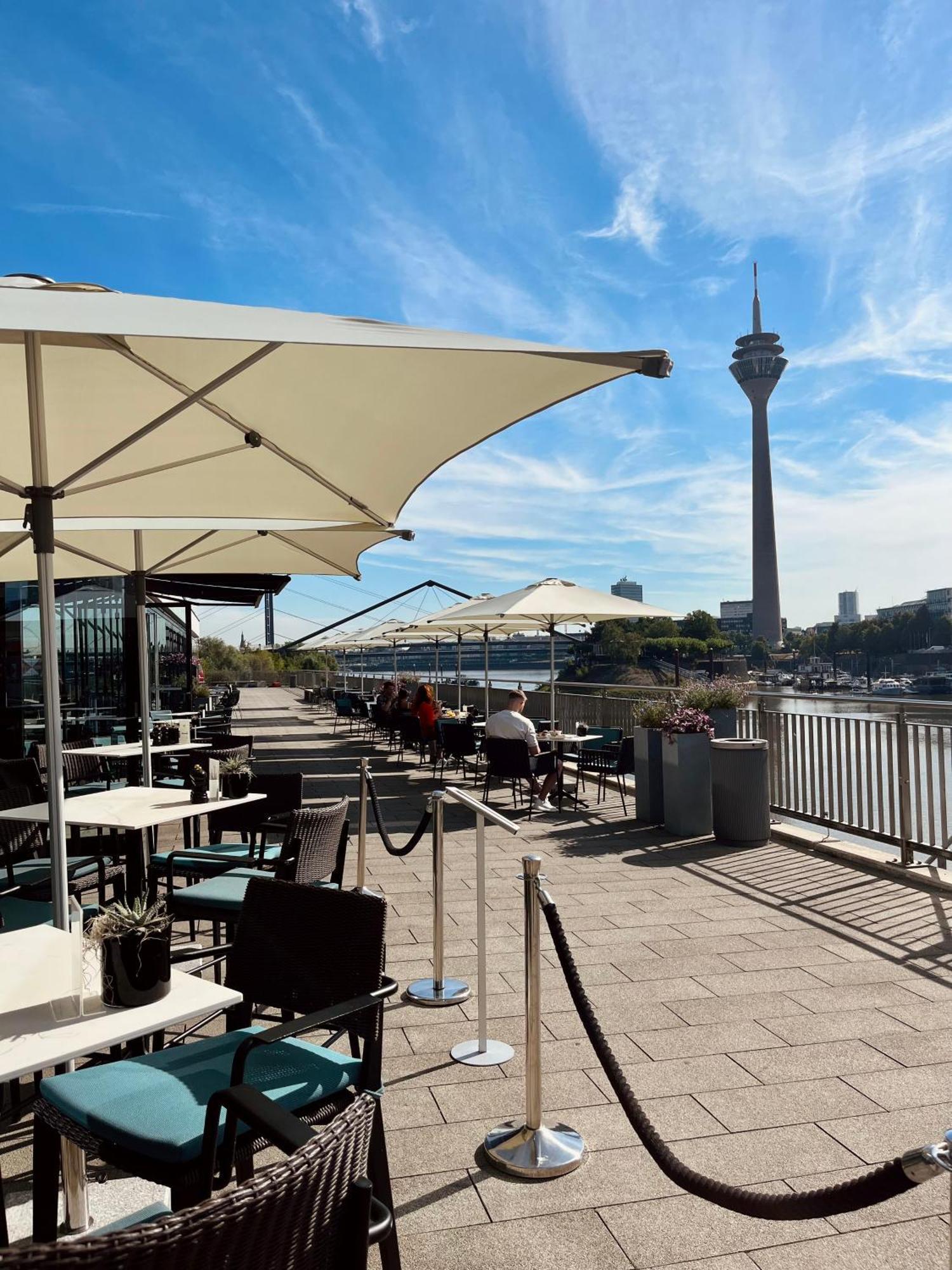 Hyatt Regency Dusseldorf Hotel Ngoại thất bức ảnh Restaurant on the Rhine